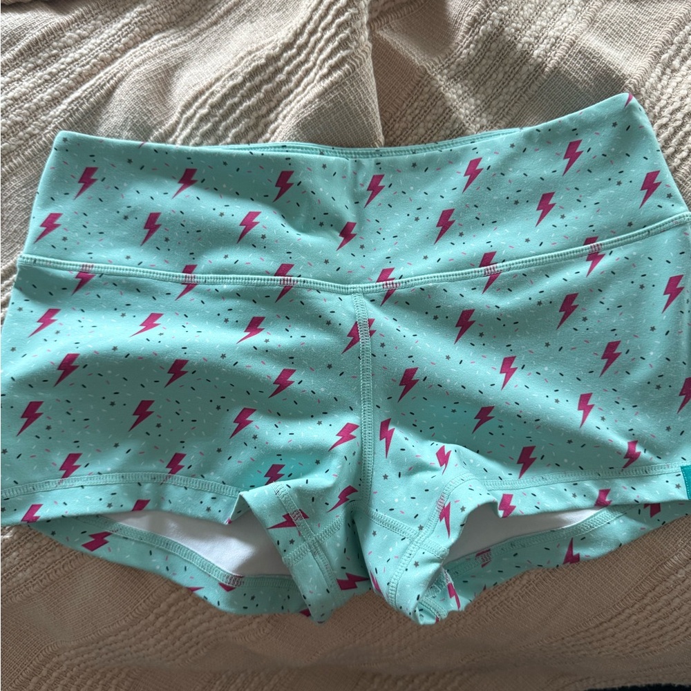 Wod bottom shorts 2.5"